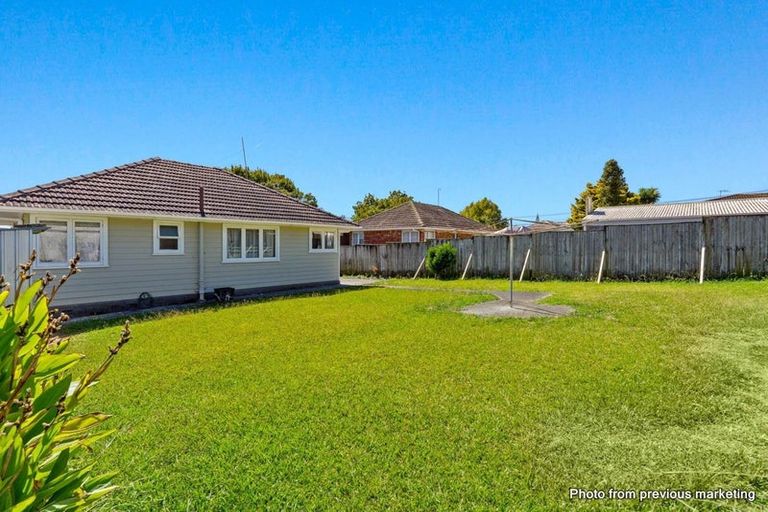 Photo of property in 4 Duncan Avenue, Te Atatu South, Auckland, 0610
