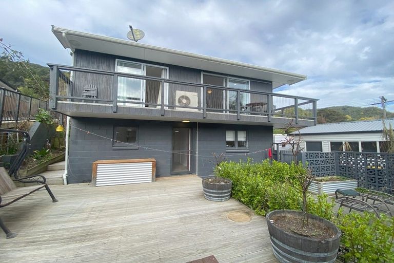 Photo of property in 10 Surrey Street, Picton, 7220