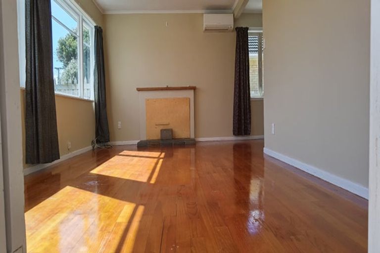 Photo of property in 23 Dale Crescent, Pakuranga, Auckland, 2010