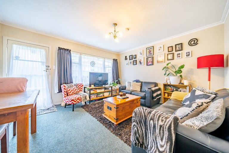 Photo of property in 8b Exchange Street, Ebdentown, Upper Hutt, 5018