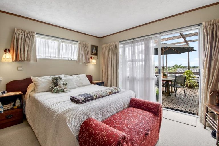 Photo of property in 22 Widmore Drive, Massey, Auckland, 0614