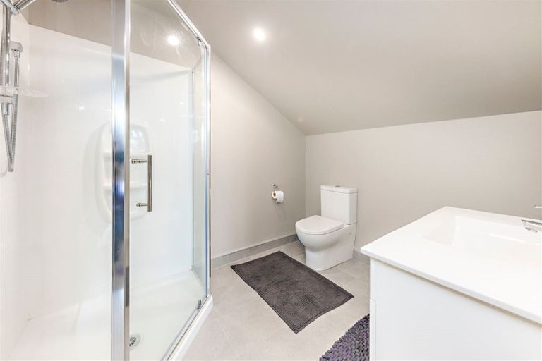 Photo of property in 9 Dumas Place, Rosehill, Papakura, 2113