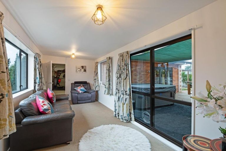 Photo of property in 44 Bottle Lake Drive, Parklands, Christchurch, 8083