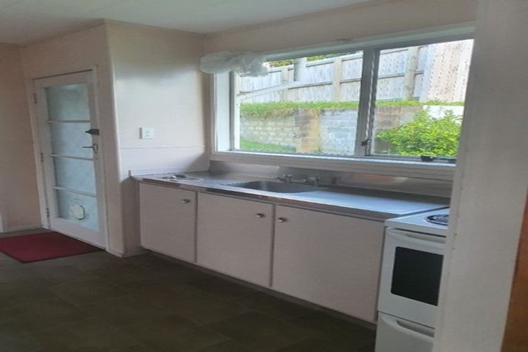 Photo of property in 10 Hewlett Road, Massey, Auckland, 0614