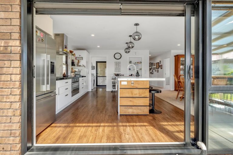 Photo of property in 27 Balrickard Way, Milson, Palmerston North, 4414