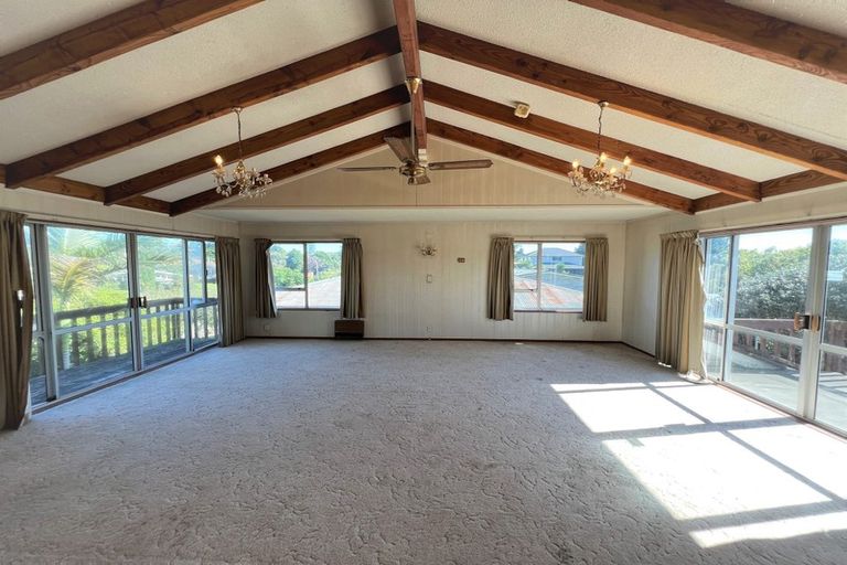 Photo of property in 94 Crawford Avenue, Mangere Bridge, Auckland, 2022