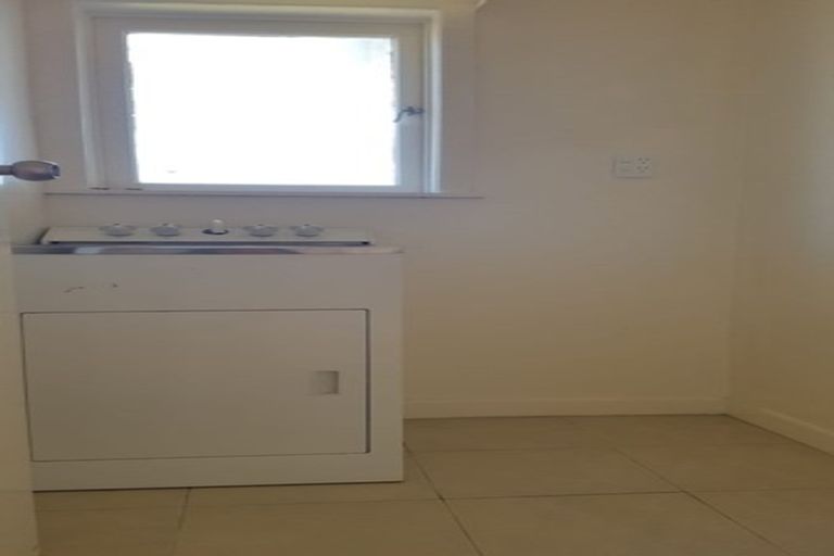 Photo of property in 71 Shakespeare Road, Milford, Auckland, 0620