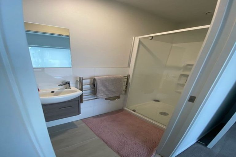 Photo of property in 6 Folkes Lane, New Lynn, Auckland, 0600