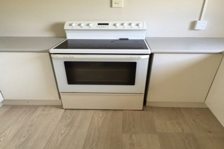 Photo of property in 2/45 Hutchinson Avenue, New Lynn, Auckland, 0600