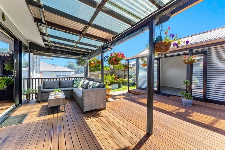 Photo of property in 12 Downer Street, Helensville, 0800