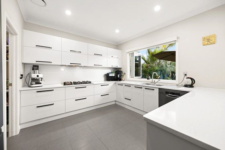 Photo of property in 22 Gibbston Close, Huntington, Hamilton, 3210