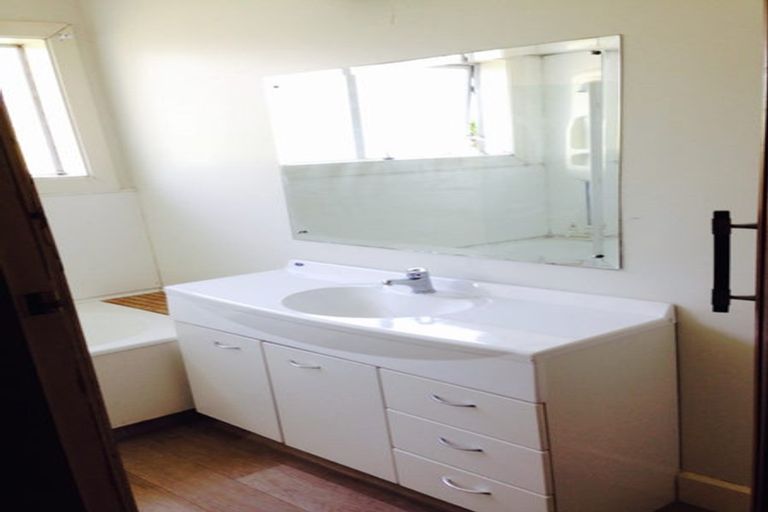 Photo of property in 15 Galway Avenue, Bryndwr, Christchurch, 8052