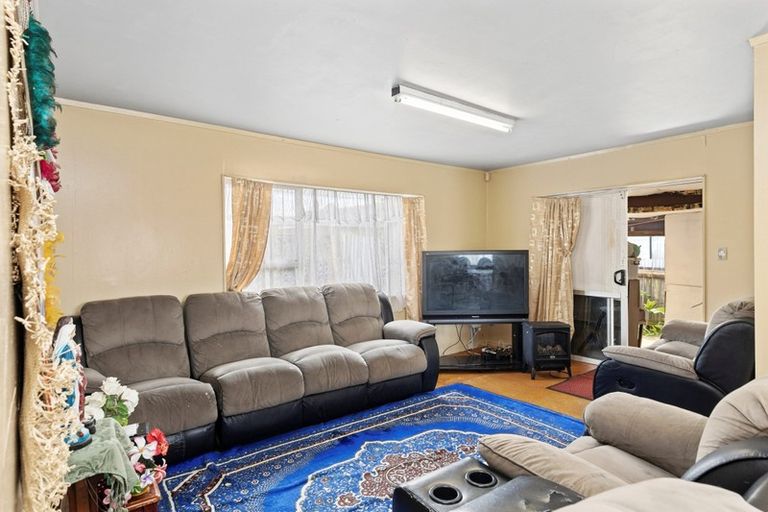 Photo of property in 1/10 Kennington Drive, Clendon Park, Auckland, 2103