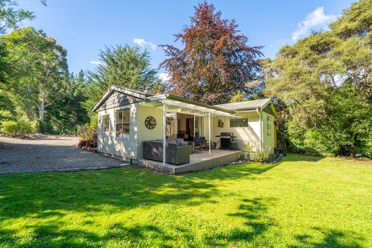 Photo of property in 83 Cosy Dell Road, Herbert, 9495