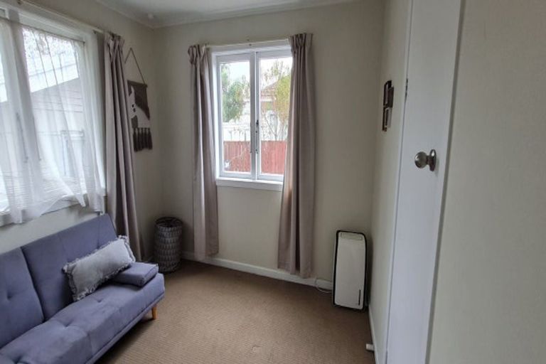 Photo of property in 1/70 Settlement Road, Papakura, 2110