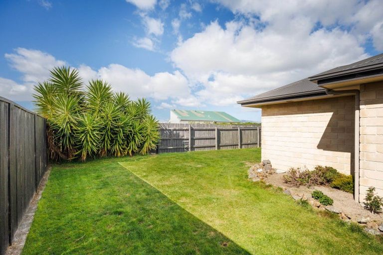 Photo of property in 33 Tennyson Avenue, Kelvin Grove, Palmerston North, 4414