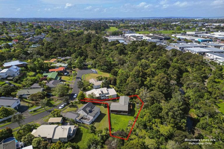 Photo of property in 7 Chardon Place, Henderson, Auckland, 0612