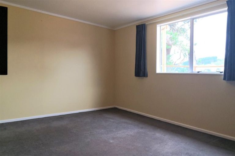 Photo of property in 23 Rembrandt Avenue, Tawa, Wellington, 5028