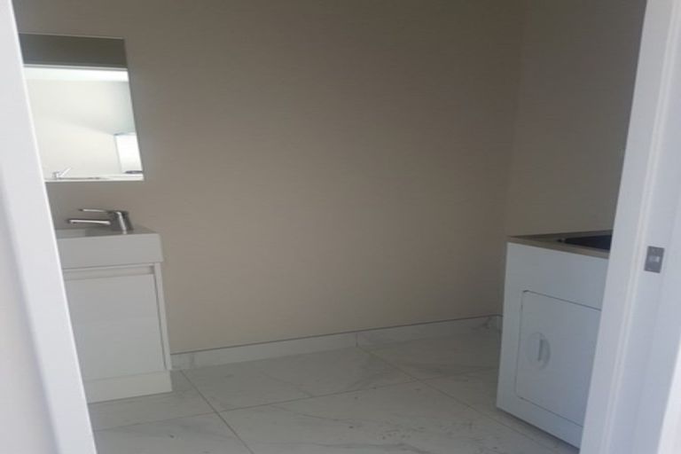 Photo of property in 16b Hollowout Street, Takanini, 2112