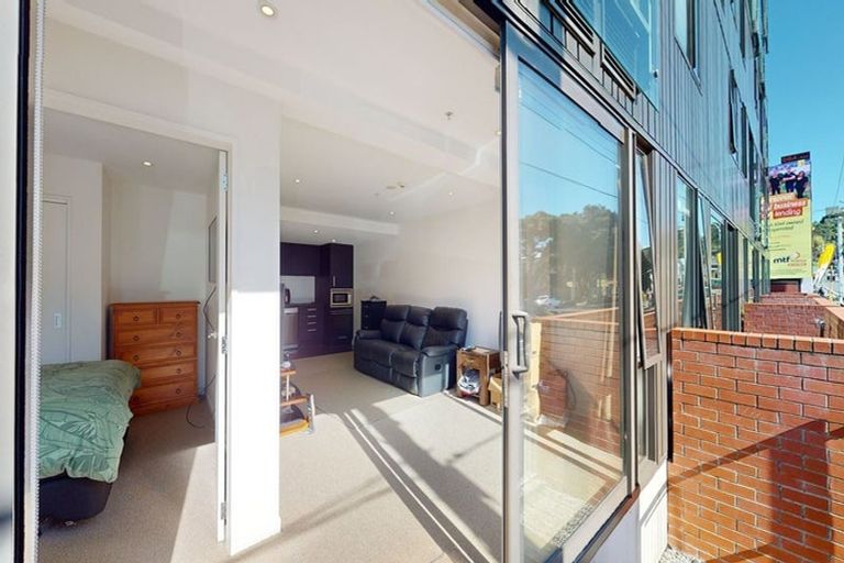 Photo of property in Nouvo Apartments, 1d/21 Rugby Street, Mount Cook, Wellington, 6021