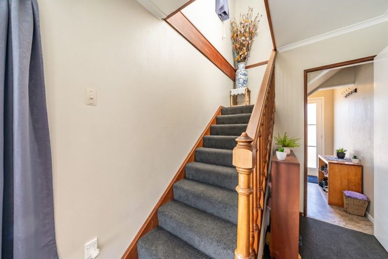 Photo of property in 18 Akron Grove, Totara Park, Upper Hutt, 5018
