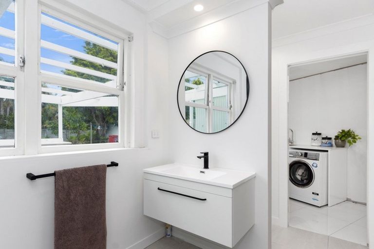 Photo of property in 6 Beach Grove, Omokoroa, 3114