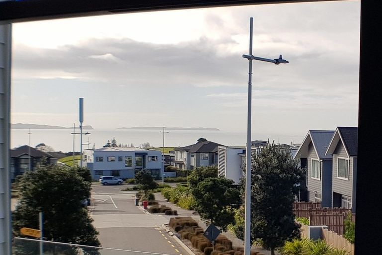 Photo of property in 84 Caldera Drive, Long Bay, Auckland, 0630