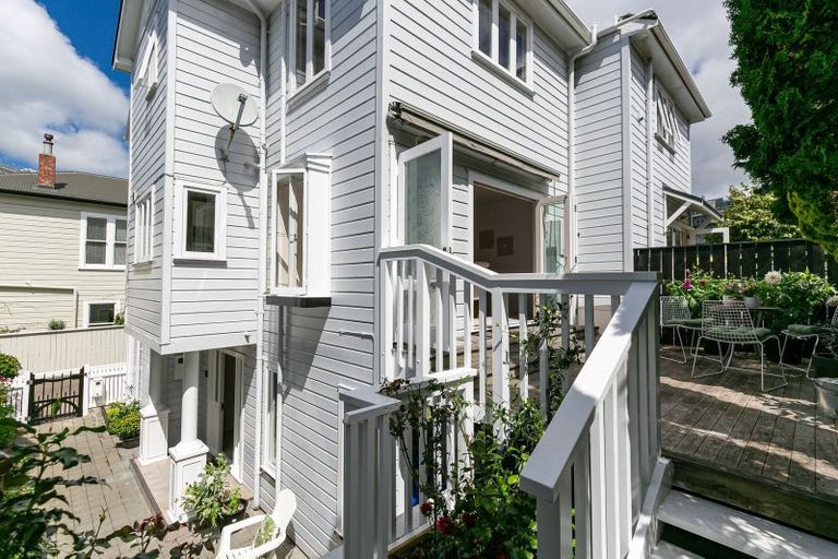 Photo of property in 12b Hobson Street, Thorndon, Wellington, 6011