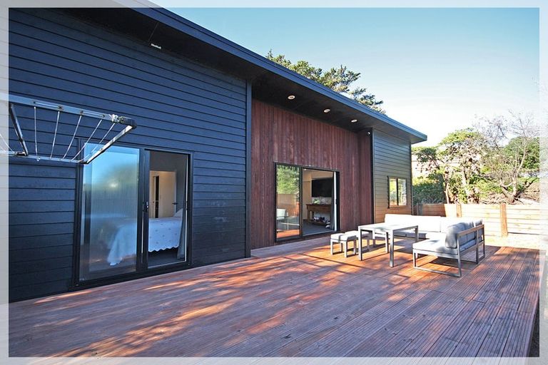 Photo of property in 6 Dustin Street, Foxton Beach, Foxton, 4815