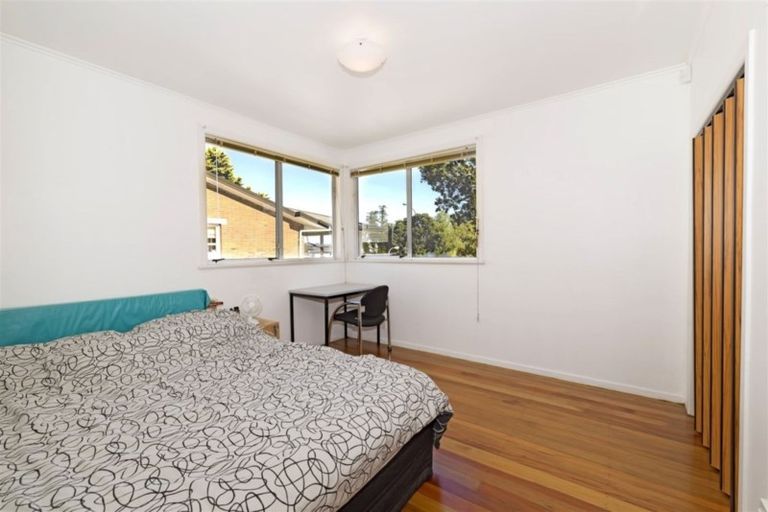 Photo of property in 209b Edmonton Road, Te Atatu South, Auckland, 0610