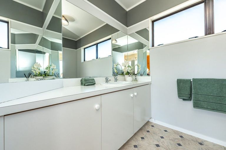 Photo of property in 12 Akepiro Place, Tawhero, Whanganui, 4501