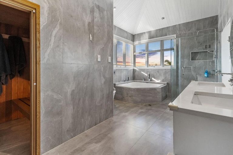 Photo of property in 184 Kohimarama Road, Kohimarama, Auckland, 1071