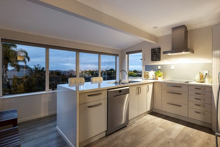 Photo of property in 8a Mana Street, Otumoetai, Tauranga, 3110