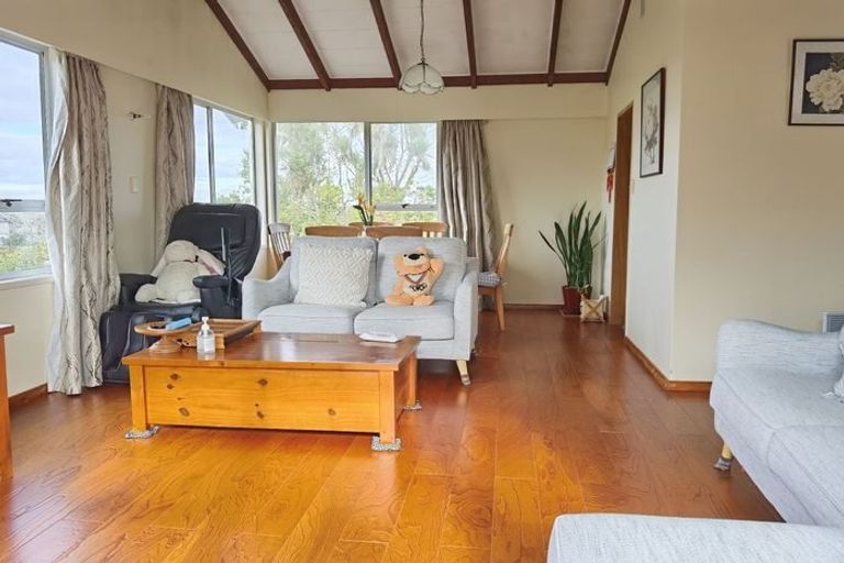 Photo of property in 67 Ravenwood Drive, Forrest Hill, Auckland, 0620