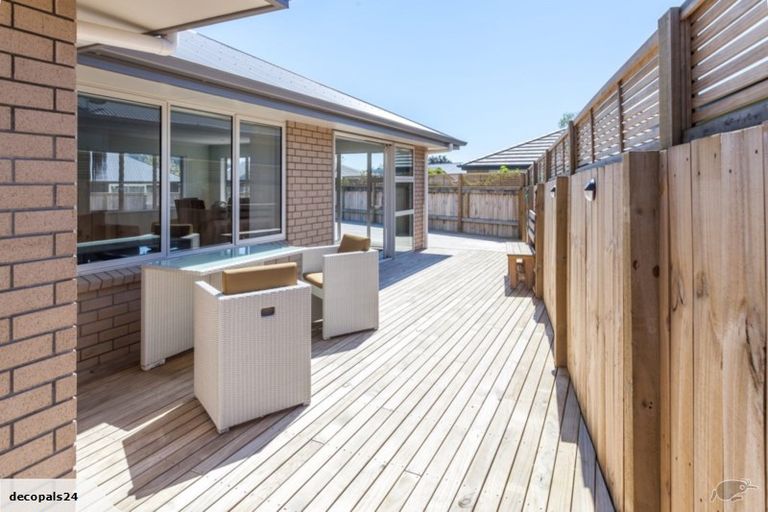 Photo of property in 80 Golden Shore Place, Coromandel, 3506