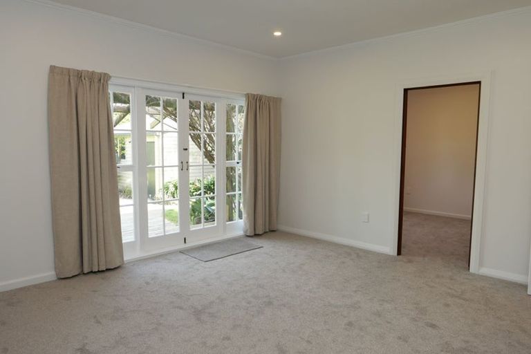 Photo of property in 3 Hemara Street, Waikanae Beach, Waikanae, 5036