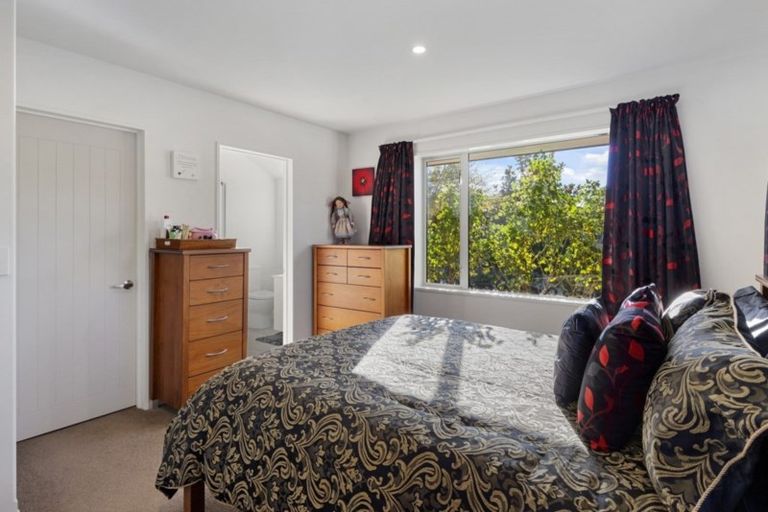 Photo of property in 28 Mcdermott Place, Halswell, Christchurch, 8025