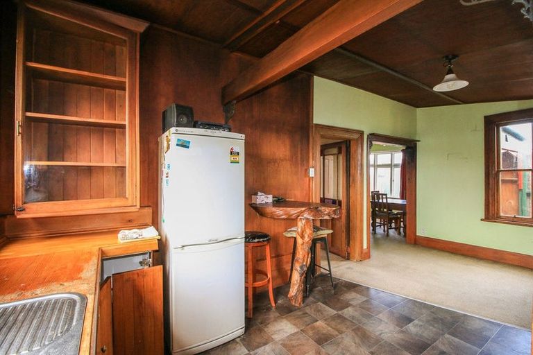 Photo of property in 236 Marine Parade, Bluff, 9814