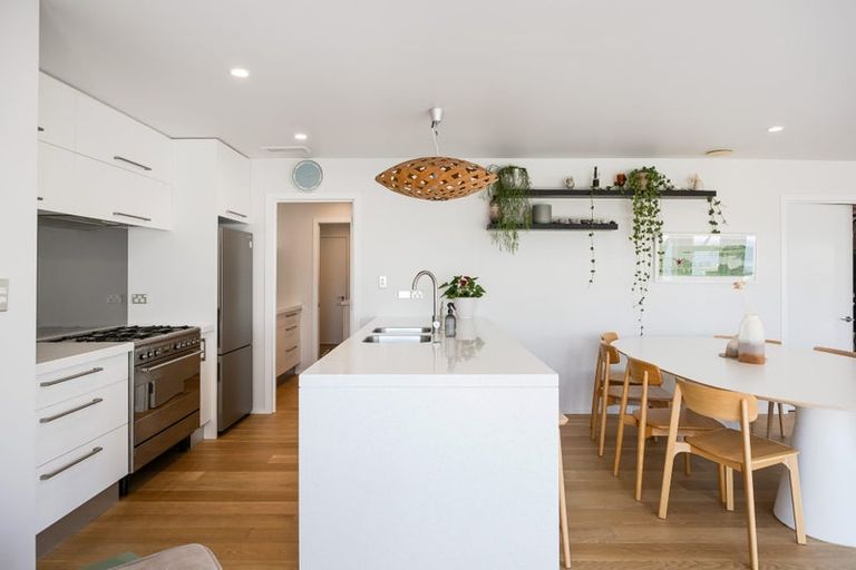 Photo of property in 5a Clifton Road, Browns Bay, Auckland, 0630