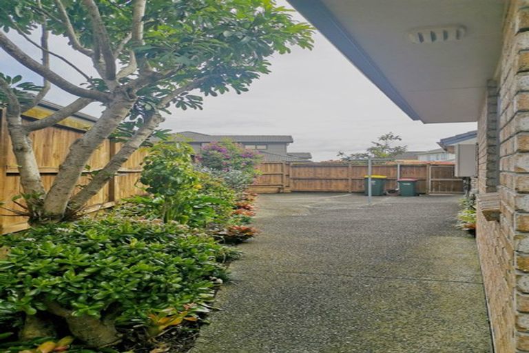Photo of property in 12 Pennygale Close, Flat Bush, Auckland, 2016