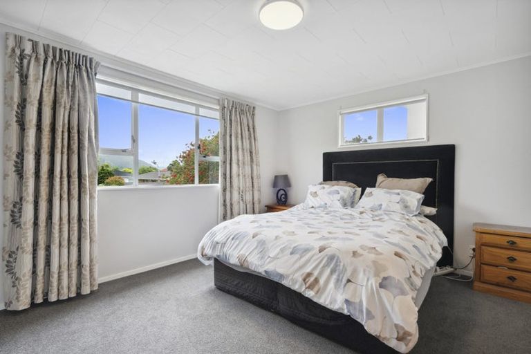 Photo of property in 18 Brightwater Crescent, Totara Park, Upper Hutt, 5018
