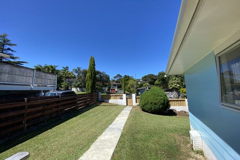 Photo of property in 19 Contessa Drive, Glenfield, Auckland, 0629