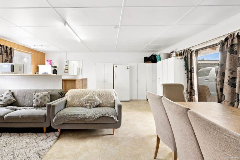 Photo of property in 8 Royton Avenue, Mangere East, Auckland, 2024