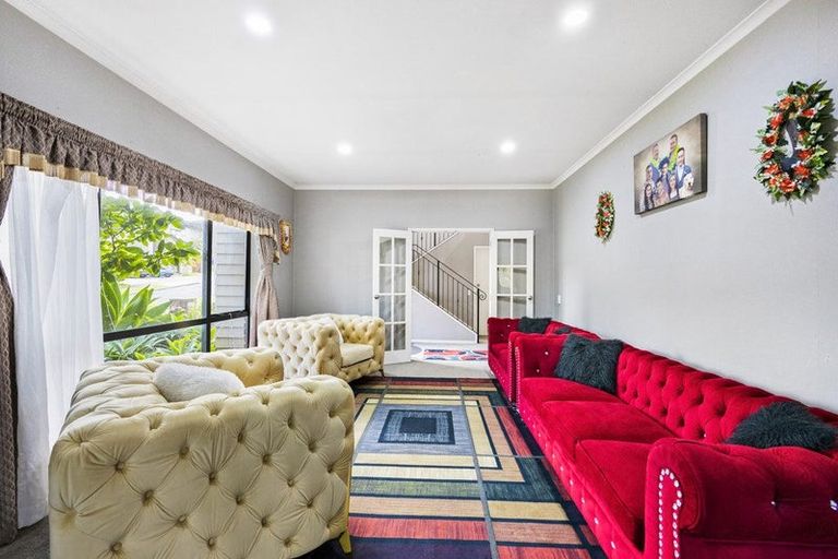 Photo of property in 1 Seresin Crescent, Flat Bush, Auckland, 2016