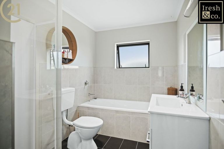 Photo of property in 175 Keri Vista Rise, Papakura, 2110