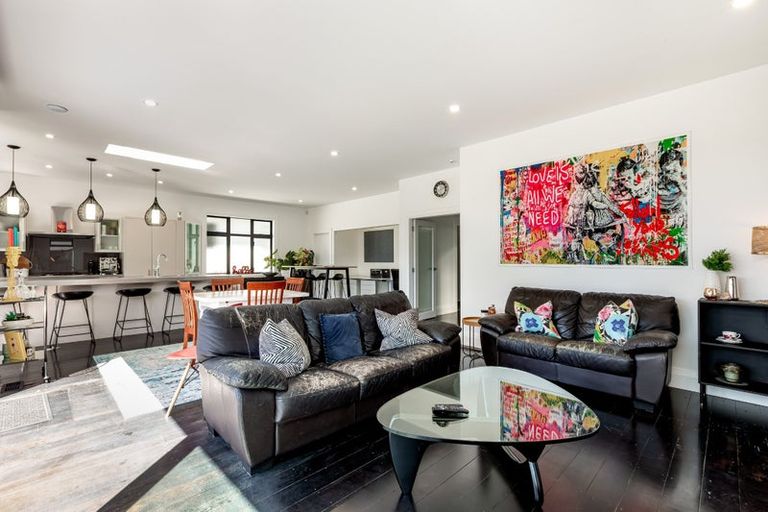 Photo of property in 15 North Street, Petone, Lower Hutt, 5012