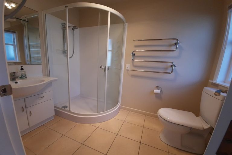 Photo of property in 2/110 Martin Street, Wallaceville, Upper Hutt, 5018