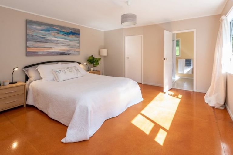 Photo of property in 13 Fenton Terrace, Cockle Bay, Auckland, 2014