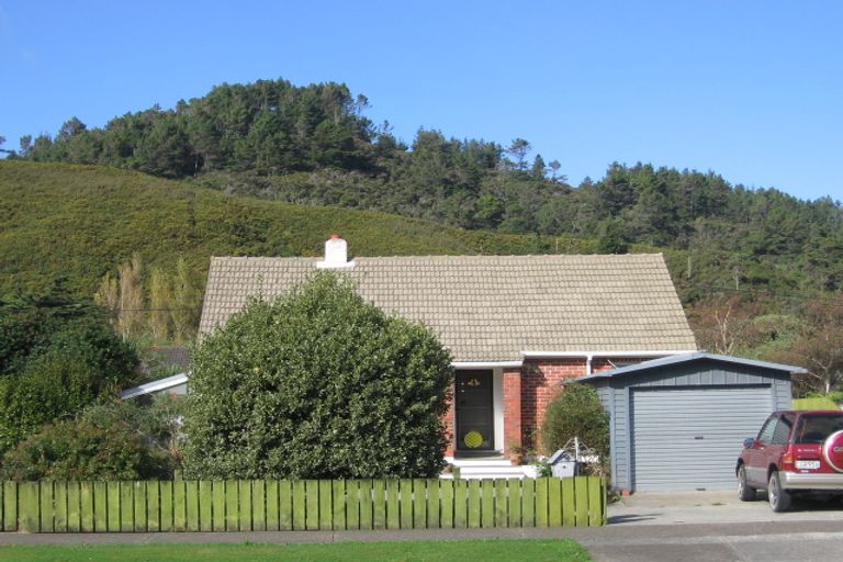 Photo of property in 1320 High Street, Taita, Lower Hutt, 5011