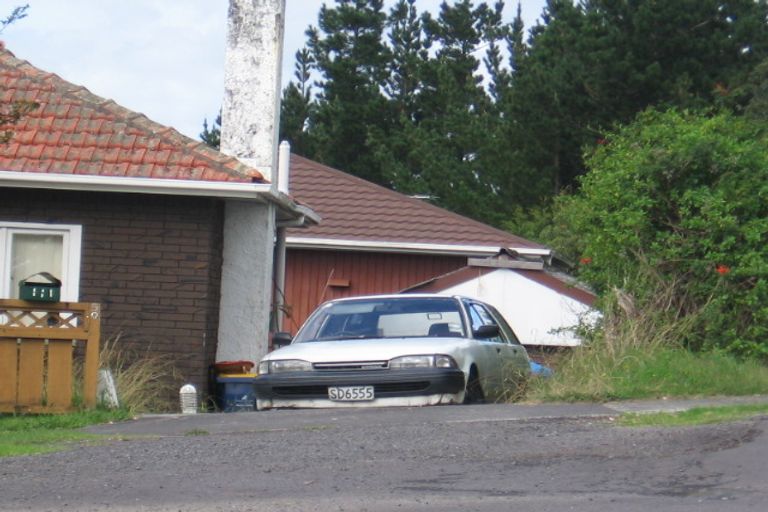 Photo of property in 1/50 West Coast Road, Glen Eden, Auckland, 0602